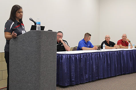 La Dra. Brenda de Rodas de Purina habló de la importancia del consumo de alimento durante la lactación. (Foto cortesía de Purina)